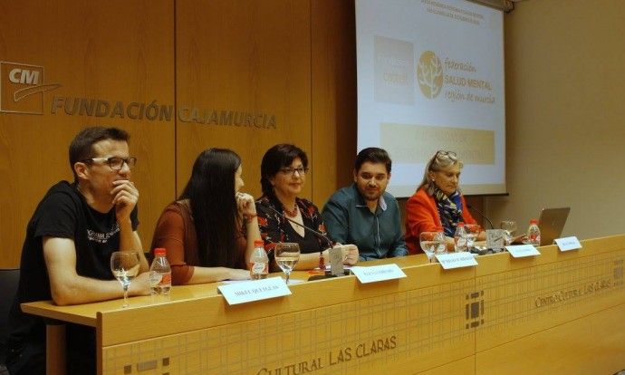 mesa redonda dia mundial salud mental 2016 (7) (1)