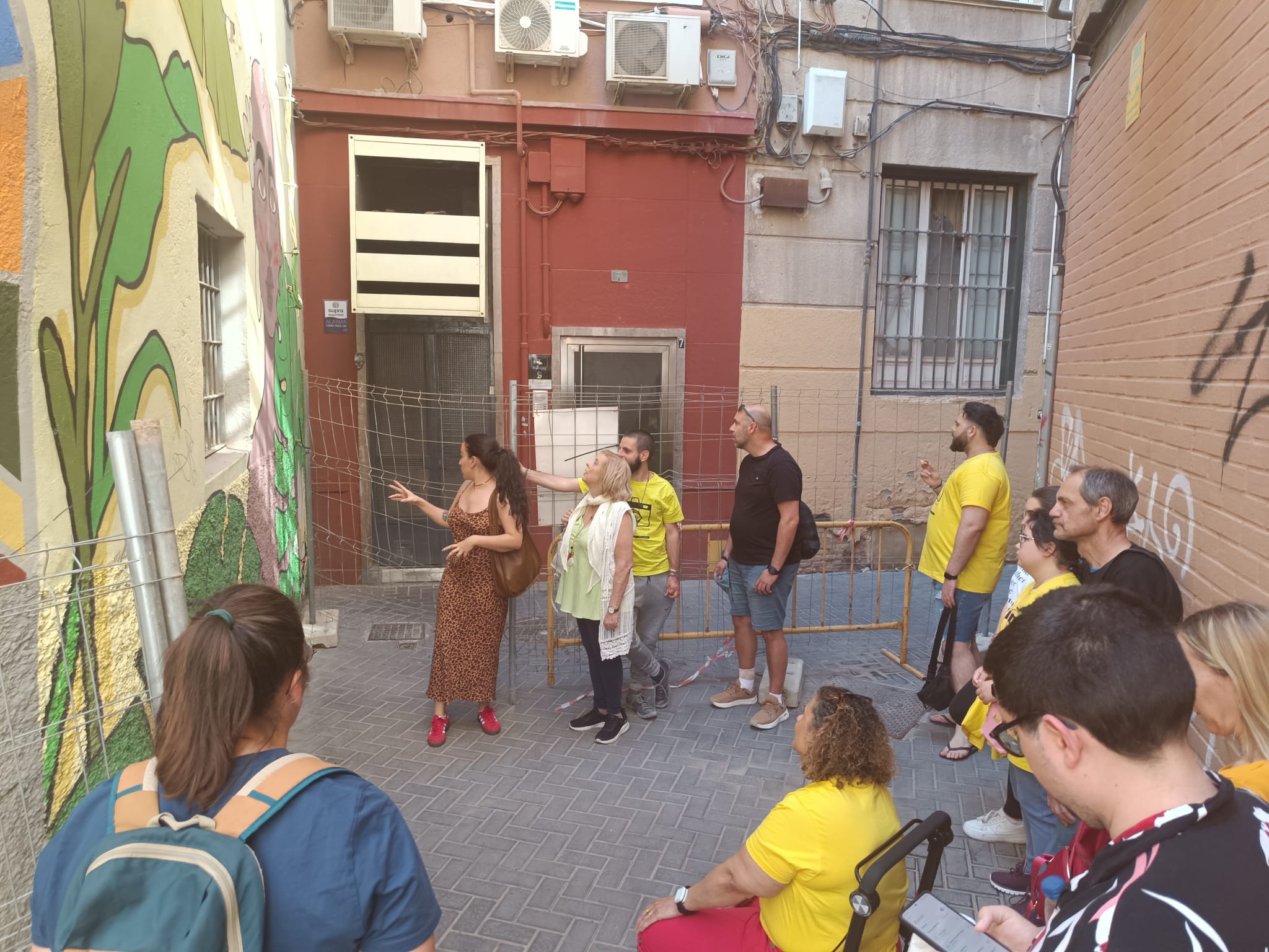 GRAN RECORRIDO INTERACCIONANDO Y DESCUBRIENDO ARTE URBANO POR EL BARRIO DE SANTA EULALIA